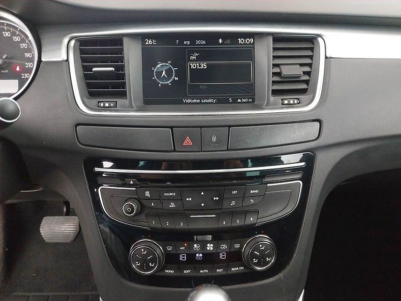 Peugeot 508 (2014) 2.2 HDi, Automat, Serv.kniha - fotka 12 z 21