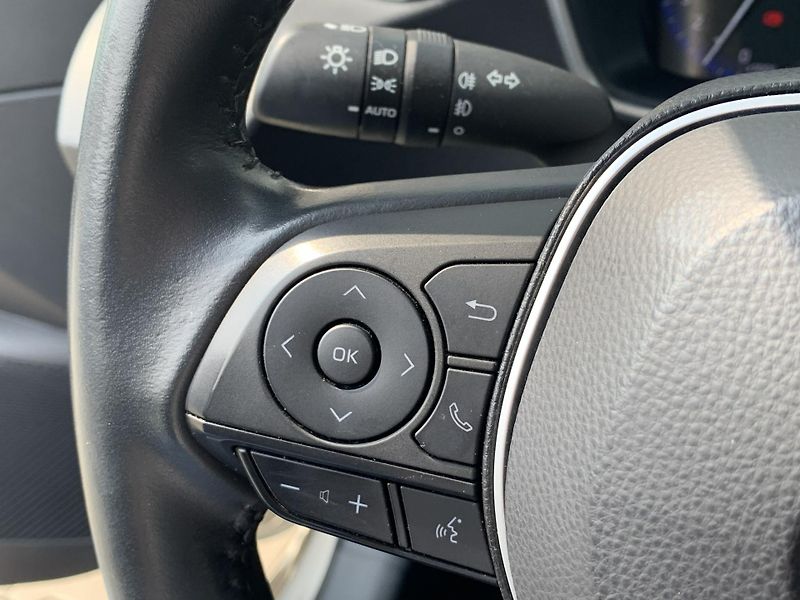 Toyota Corolla SD COMFORT STYLE TECH 1.5 VVTi - fotka 17 z 28