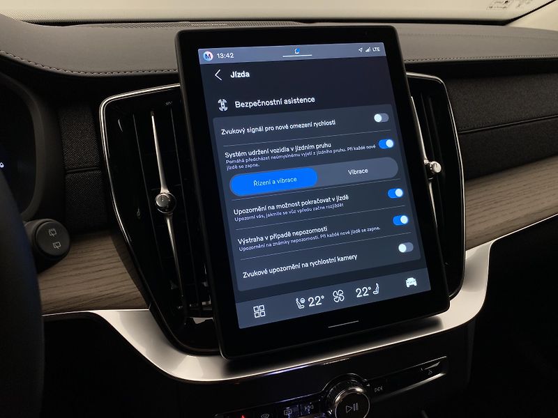 Volvo XC90 (2026) T8 AWD Plug-in BRIGHT PLUS 7m - fotka 54 z 72