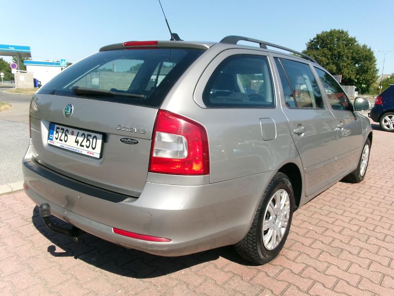 Škoda Octavia (2010) 2,0TDI 8V KLIMA VÝHŘEV TAŽNÉ - fotka 7 z 24