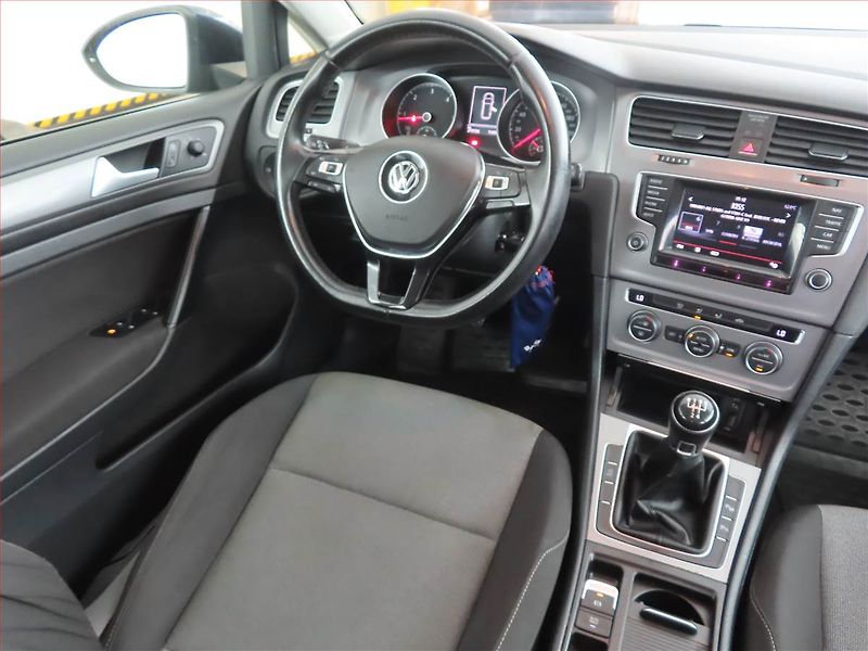 Volkswagen Golf (2014) 1.6 TDI, Navi, Tempomat - fotka 7 z 18