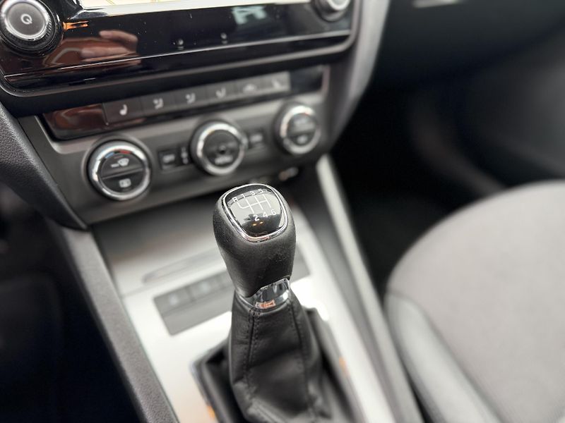 Škoda Octavia 2.0 TDi, 110kw, manuál - fotka 12 z 13