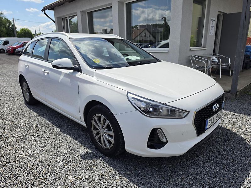 Hyundai i30 1.4i  - fotka 1 z 20