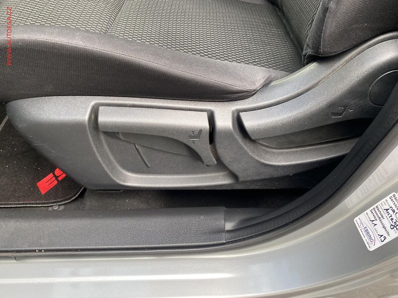 Nissan Qashqai (2017) 1.5dCi, Visia, TZ - fotka 14 z 16