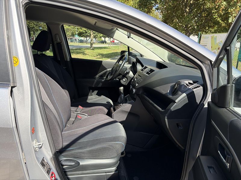 Mazda 5 2.0 Center-Line - fotka 21 z 31