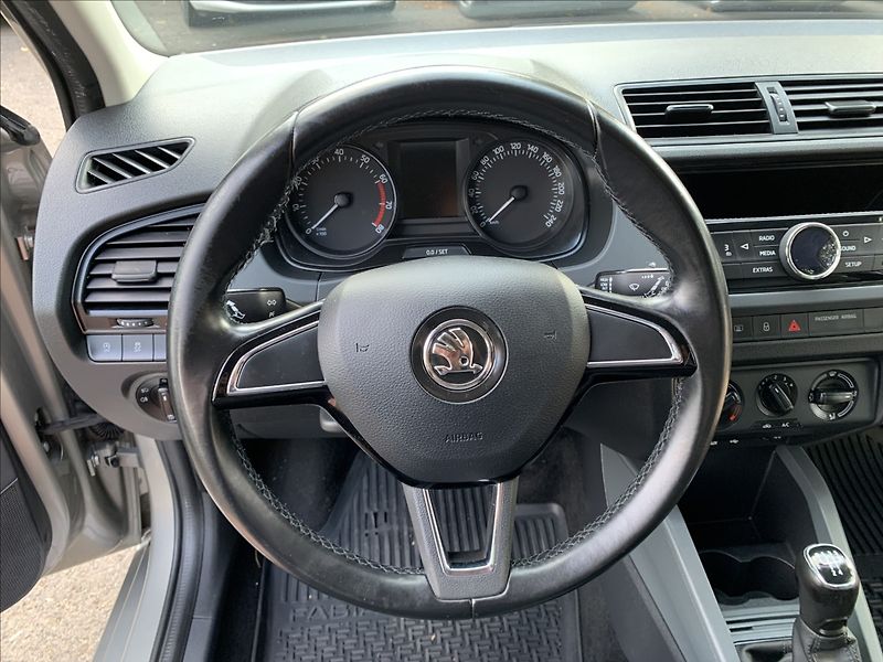 Škoda Fabia 1,0 TSI 1.MAJITEL,ČR,SERVISKA - fotka 11 z 18