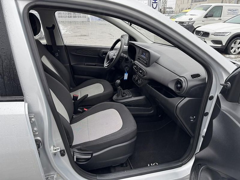 Hyundai i10 1.0i 49 kW klima, serviska - fotka 10 z 17