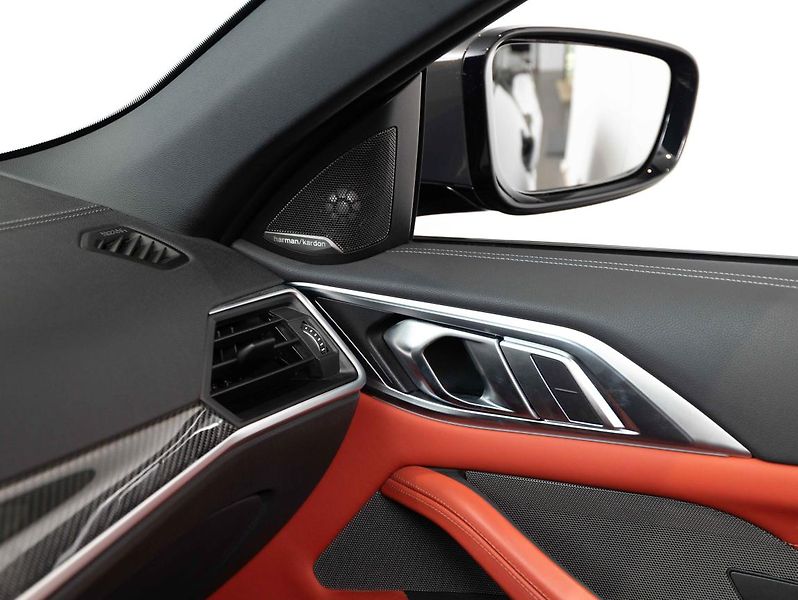 BMW Řada 4 M440i xDrive Convertible - fotka 18 z 24