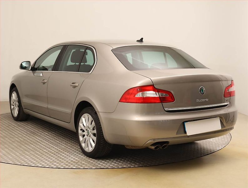 Škoda Superb (2013) 2.0 TDI, Tempomat - fotka 4 z 17