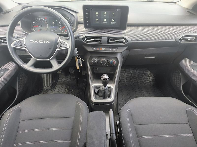 Dacia Jogger (2023) Expression 1.0Tce 110k 5míst - fotka 5 z 6