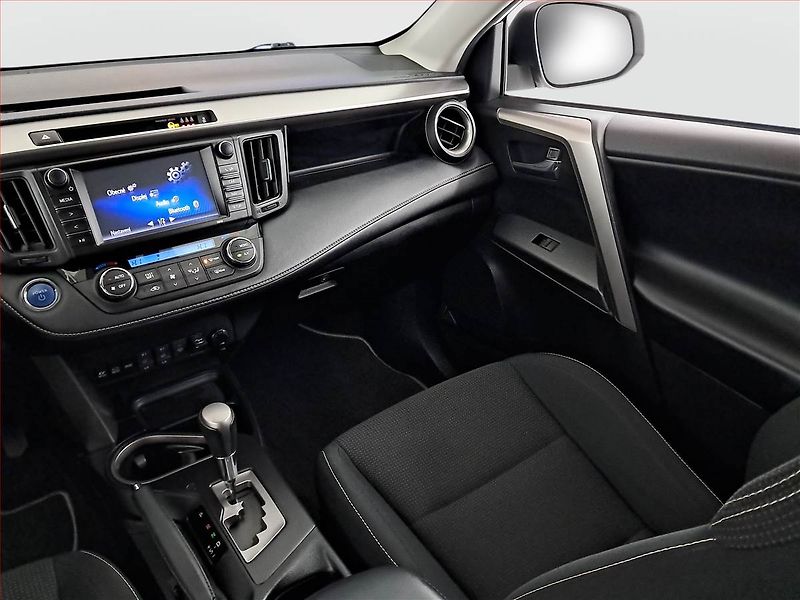 Toyota RAV4 (2018) 2.5 Hybrid - fotka 8 z 18