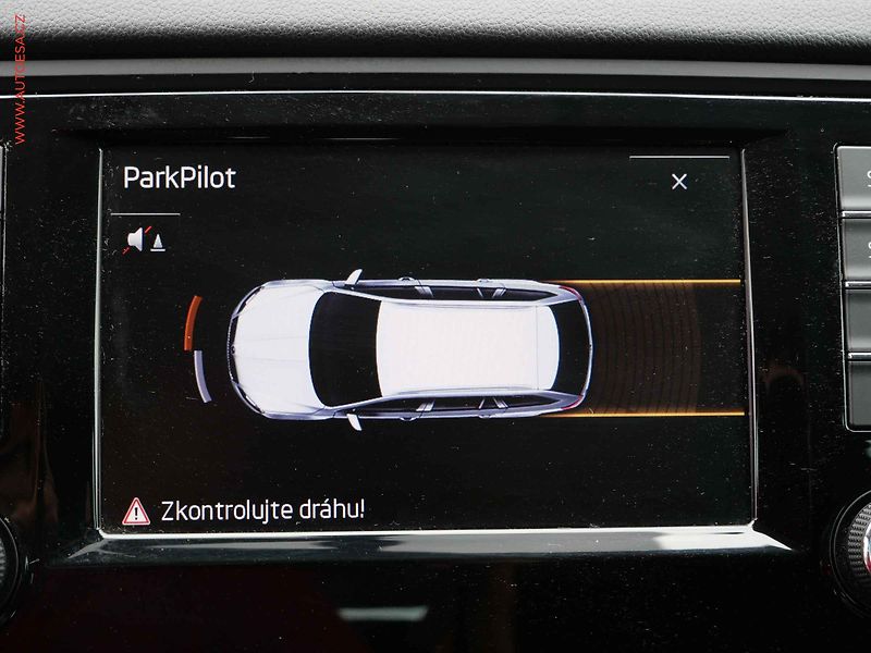 Škoda Octavia (2015) 2.0TDi, DSG, navi, bixen - fotka 19 z 19