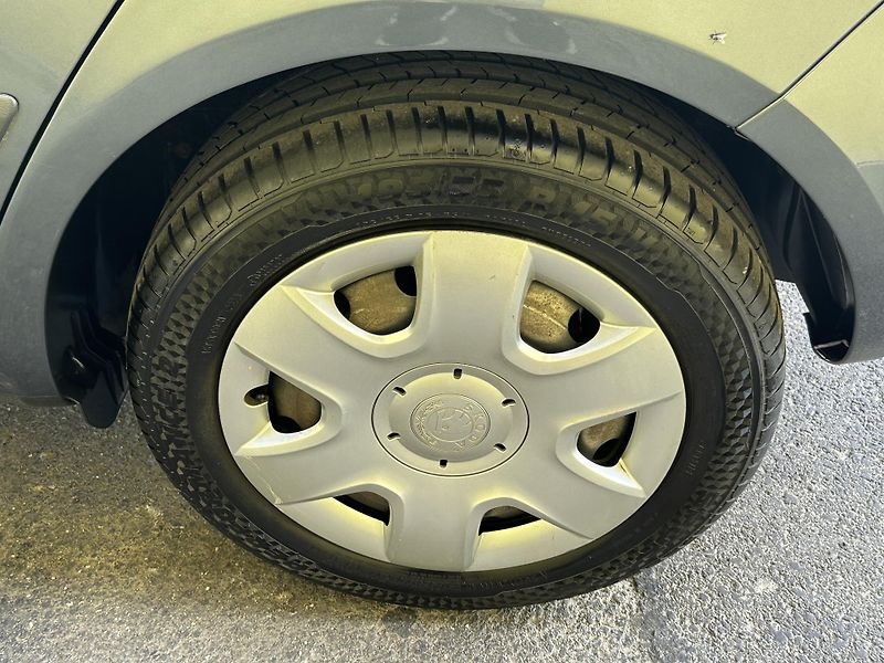 Škoda Fabia (2009) MPI 1.4/63kW 1.Maj. * KLIMA  - fotka 30 z 32