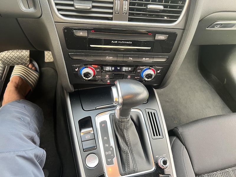 Audi A5 2.0TDI 100KW,TZ,DIGI,XENONY - fotka 40 z 49