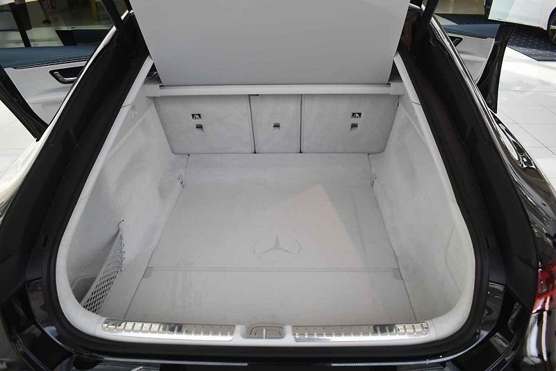 Pražská premiéra Mercedesu EQS