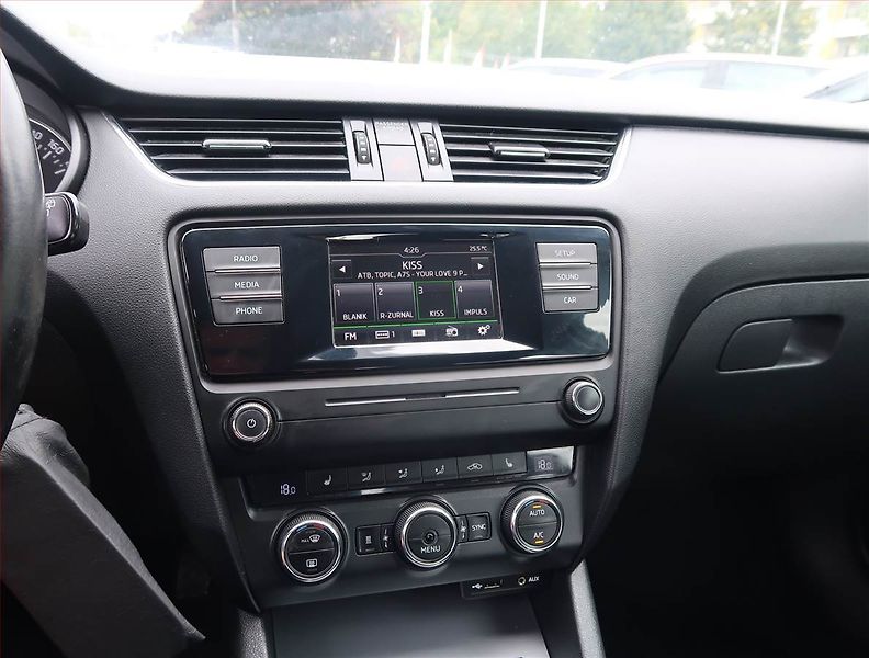 Škoda Octavia (2015) 1.6 TDI, Tempomat - fotka 12 z 17