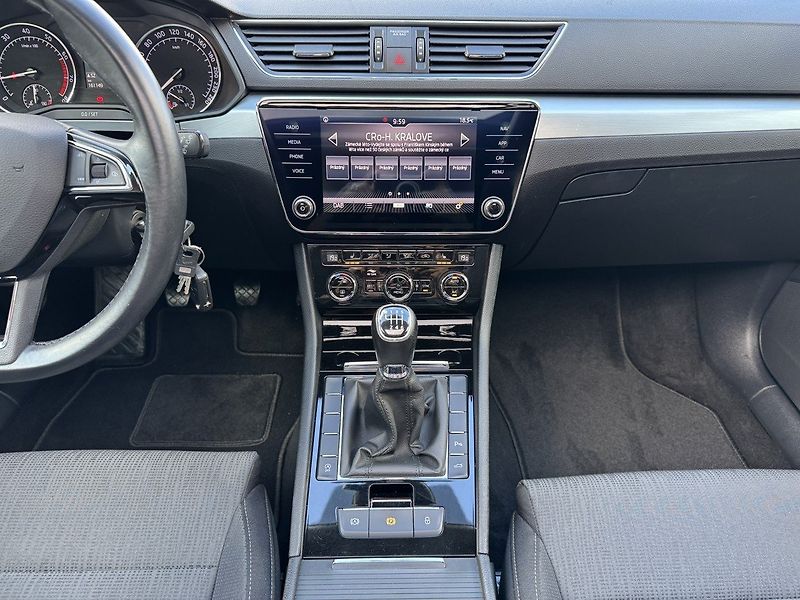 Škoda Superb (2019) 1.5TSi Xenony Navi Panorama - fotka 8 z 50