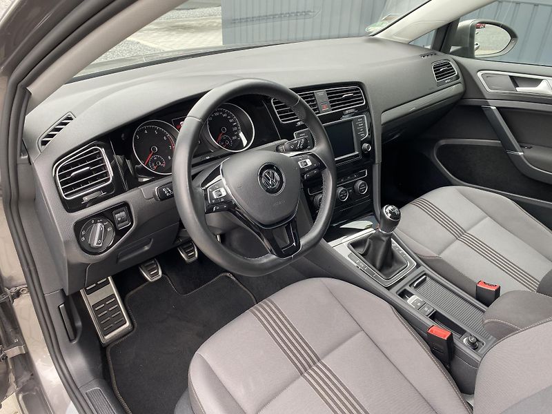 Volkswagen Golf 1.2 TSI 81kW -ALLSTAR-PDC-ALU - fotka 16 z 43