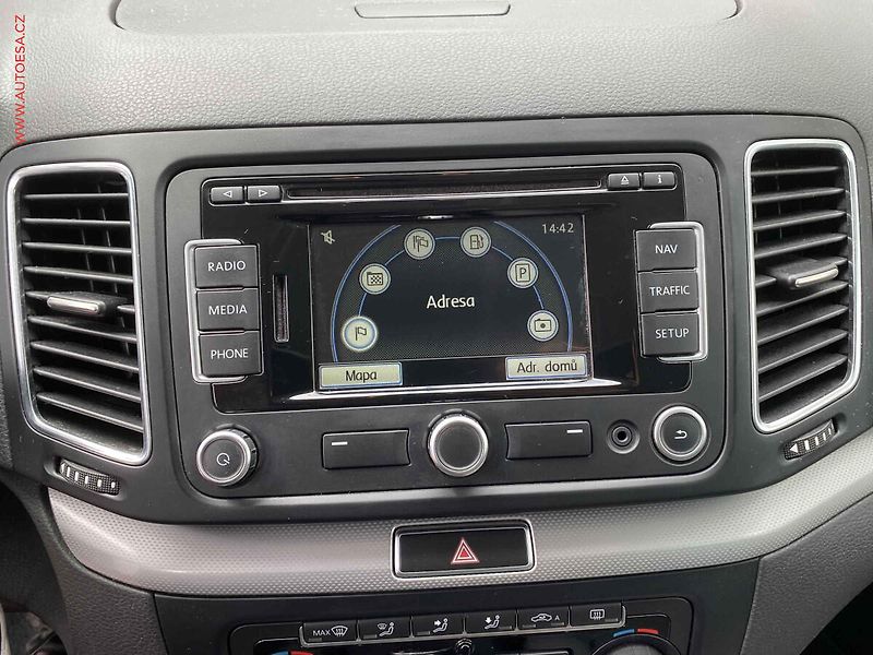 Volkswagen Sharan (2011) 1.4 TSI LPG, AC, TZ, výhřev - fotka 16 z 17