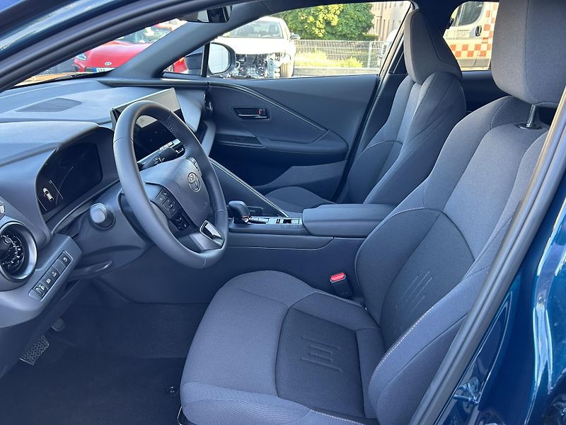 Toyota C-HR (2025) STYLE 2,0 PHEV  - fotka 7 z 14