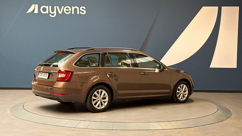 Škoda Octavia 1.5 TSI 110kW Style Combi DSG - fotka 2 z 12