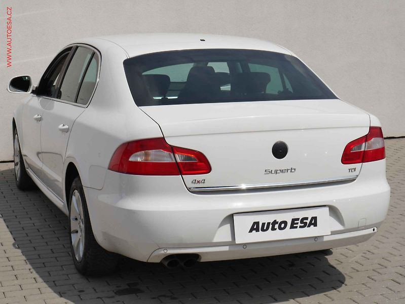 Škoda Superb (2011) 2.0TDi 4x4, ČR, DSG, bixen - fotka 6 z 18