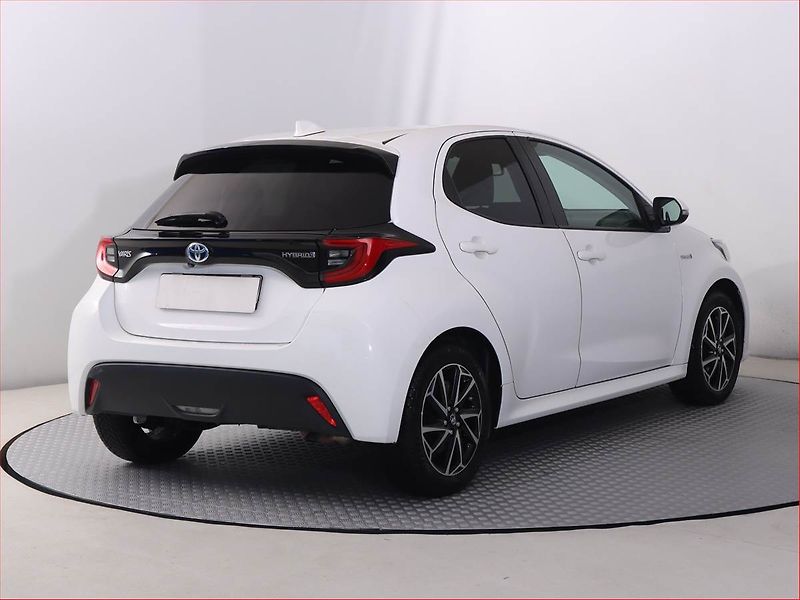 Toyota Yaris (2021) Style 1.5 Hybrid, Automat - fotka 5 z 21