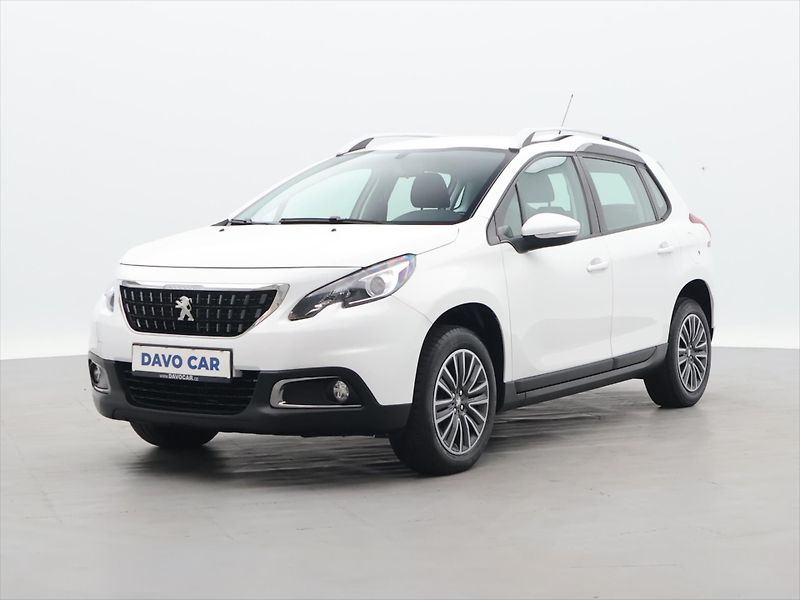Peugeot 2008 1,2 PureTech 61kW Allure CZ - fotka 3 z 36