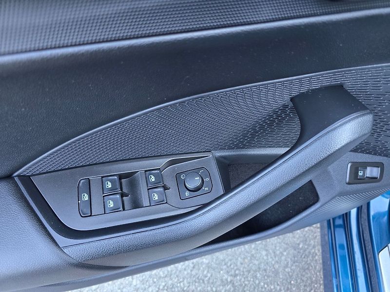 Škoda Octavia 1.4TSi 150kW iV DSG KAMERA - fotka 17 z 46