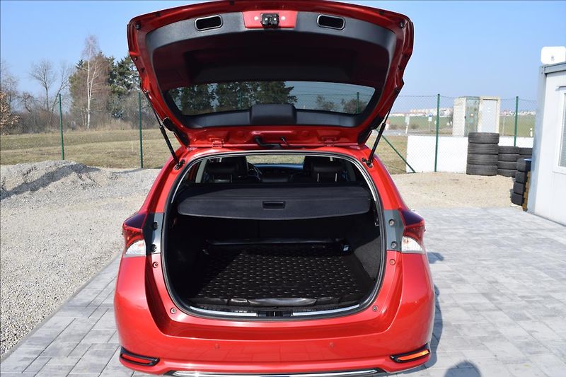 Toyota Auris 1,2 i 85KW XENONY AUTOMAT ALU - fotka 24 z 55