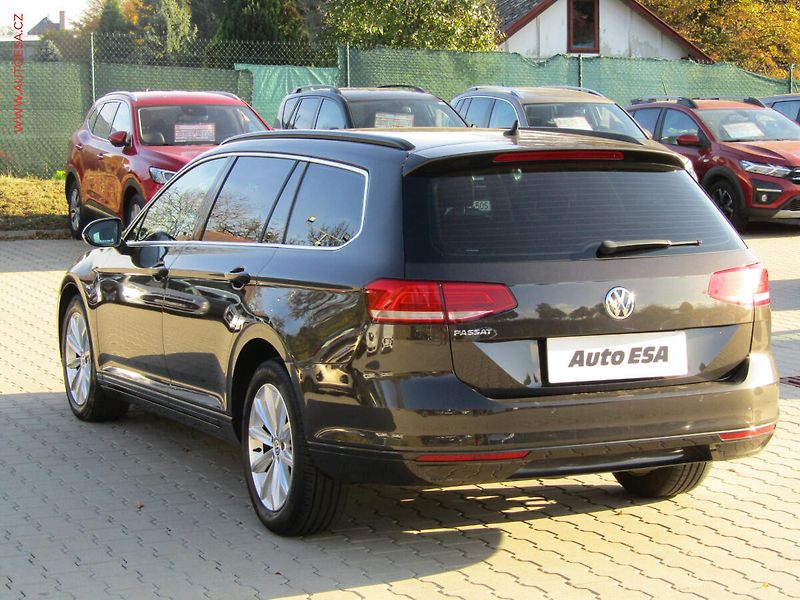 Volkswagen Passat (2018) 1.6 TDi, DSG, AC - fotka 6 z 18