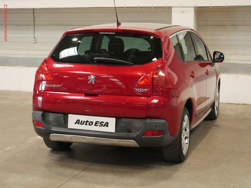 Peugeot 3008 (2010) 1.6HDi, 2.maj, Navi, panor - fotka 6 z 21