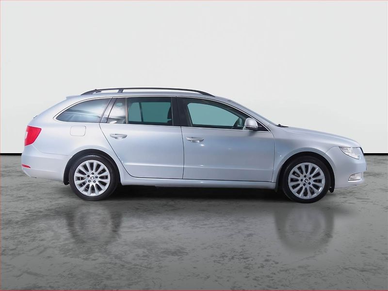 Škoda Superb (2013) 2.0 TDI, Navi, Xenony - fotka 6 z 14