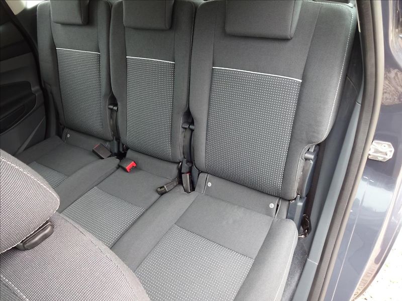Ford C-MAX 2,0 TDCi 103kW AUTOMAT - fotka 20 z 47