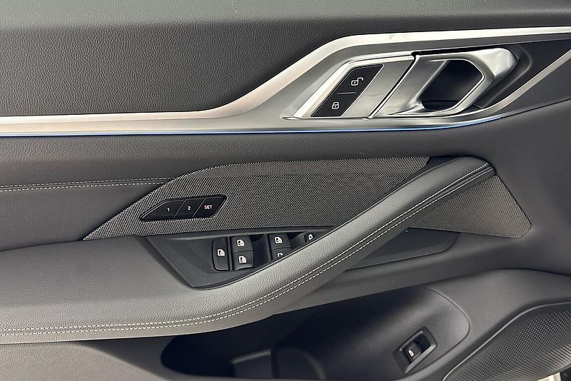BMW i4 xDrive40 - fotka 11 z 19