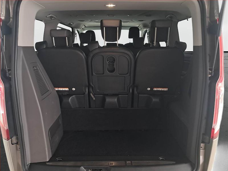 Ford Tourneo Custom (2019) Titanium 2.0 EcoBlue mHEV - fotka 14 z 23