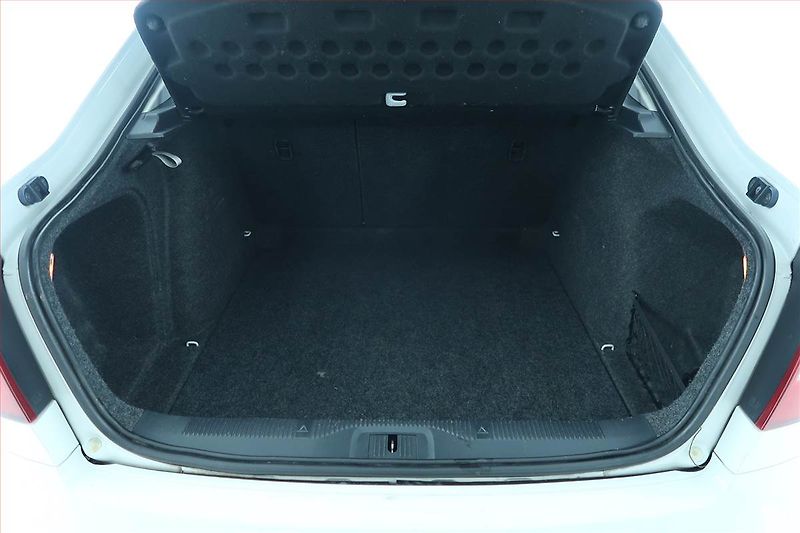 Škoda Octavia (2011) 1.6 TDI, Tempomat - fotka 13 z 16