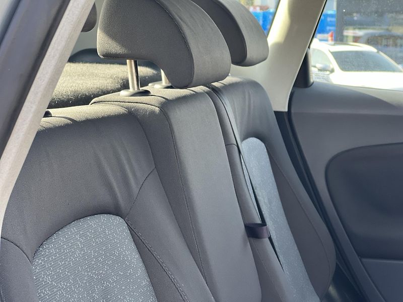 Seat Altea 1.9TDi 77kw KLIMATIZACE ABS - fotka 25 z 39