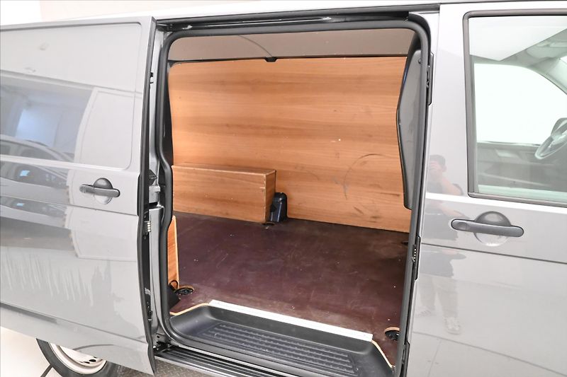Volkswagen Transporter 2,0 TDI 110kW DSG Navi Záruka - fotka 11 z 29