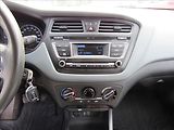 Hyundai i20 1,3 i 55kW Family+ - náhled 15