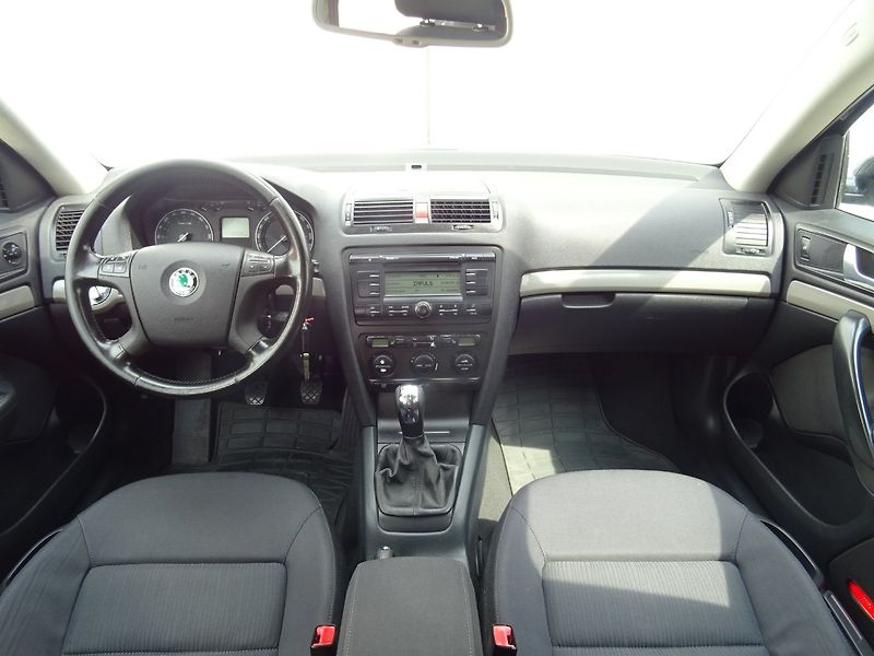 Škoda Octavia (2004) 1.9TDI,77kW,tažné - fotka 12 z 17