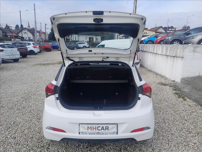 Hyundai i20 FC 1,2i 55kW - fotka 23 z 48