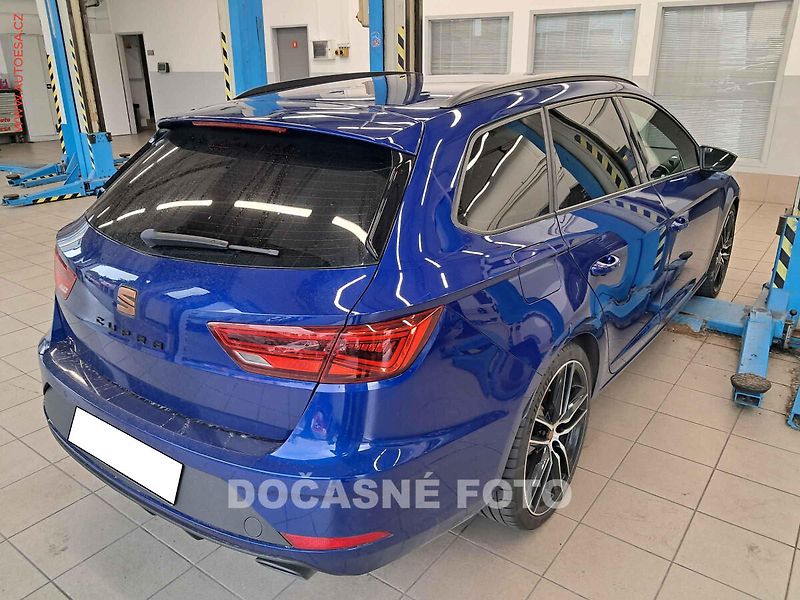 Cupra Leon (2018) 2.0 TSi 4x4, servis.kniha, AT - fotka 2 z 3