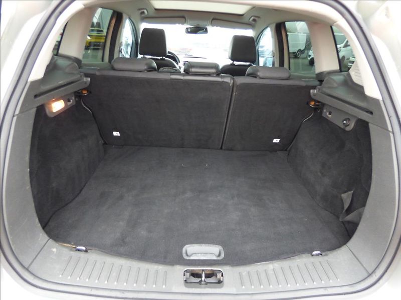 Ford Kuga 2,0 TDCI, 4x4 - fotka 14 z 47