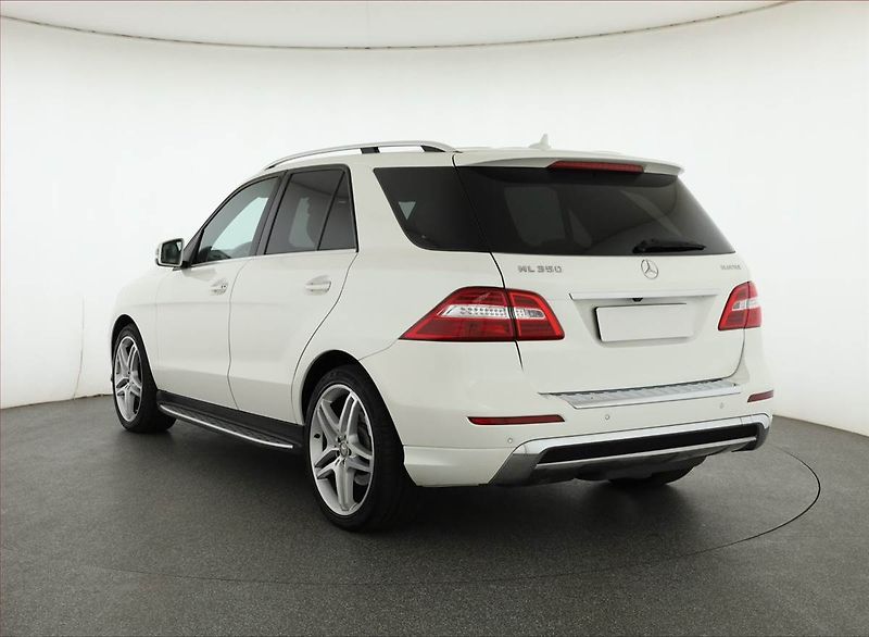 Mercedes-Benz Třídy M (2013) ML 350 BlueTEC, Automat - fotka 4 z 20