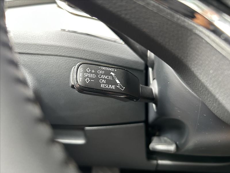 Škoda Superb 2,0 TDi DPH  360° Travel Asist - fotka 29 z 50