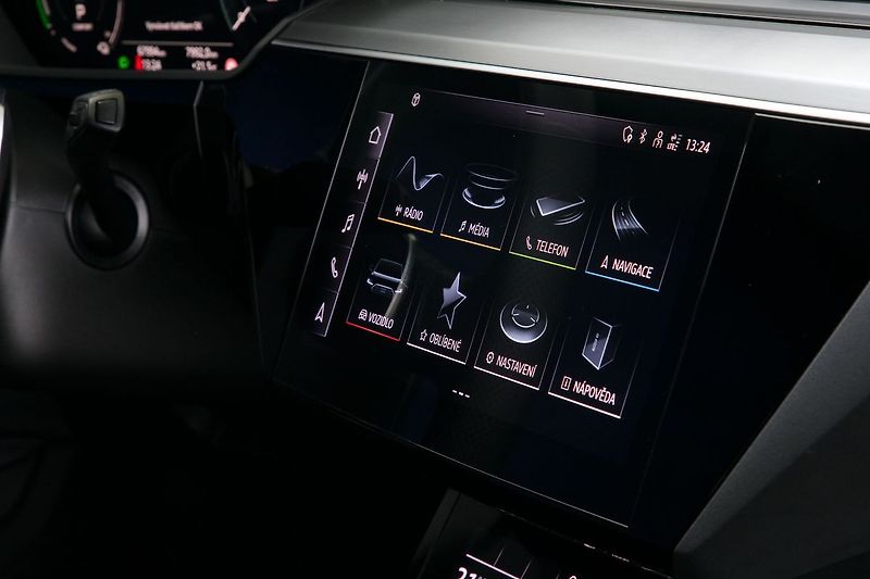 Audi e-tron 55 300kW Kessy Kamera Tažné - fotka 20 z 33