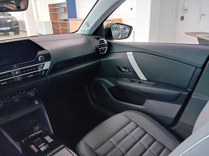 Citroën C4 (2025)  MAX Hybrid 145k Automatic - fotka 15 z 19