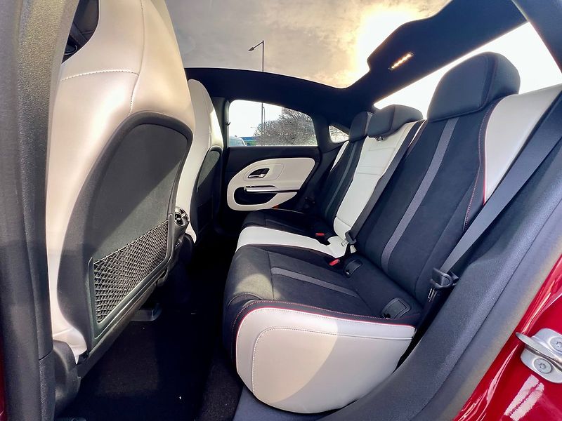 Mercedes-Benz CLA (2025) 350 4MATIC EQ Linie AMG - fotka 10 z 25
