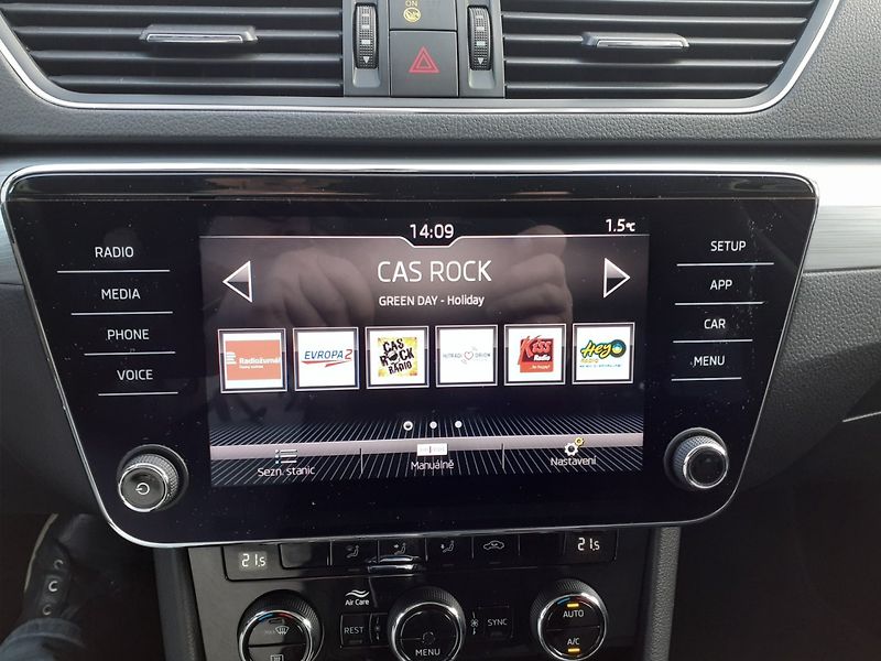Škoda Superb (2020) 2.0 TDi 140Kw DSG ČR - fotka 13 z 32